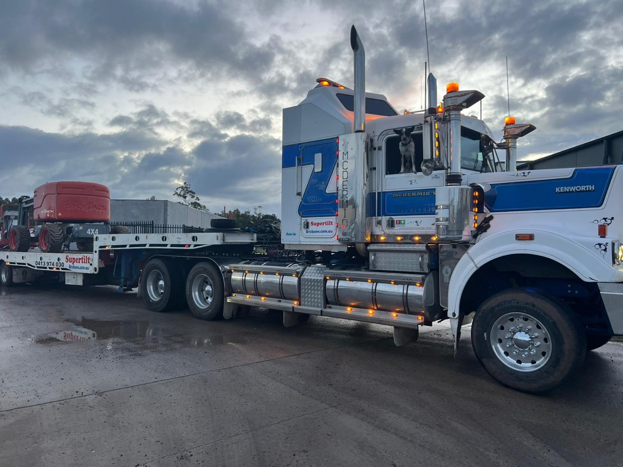 Scissor Lift & Access Equipment Transport — Supertilt Brisbane